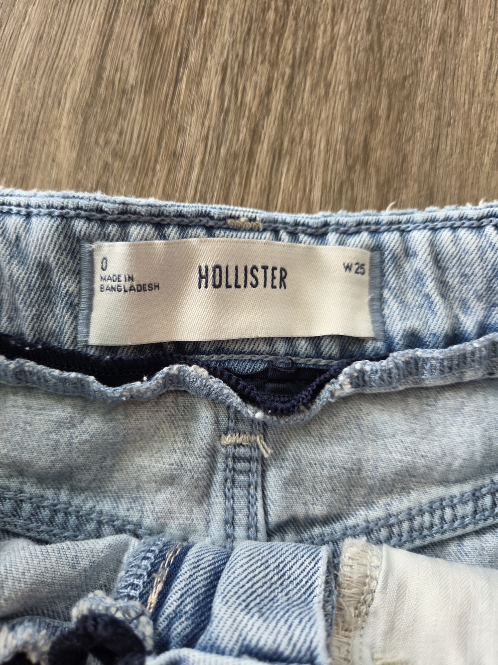 Hollister Light Wash Denim Mini Skirt Size 0 Y2K Low Rise Boho Festival - Picture 3 of 4